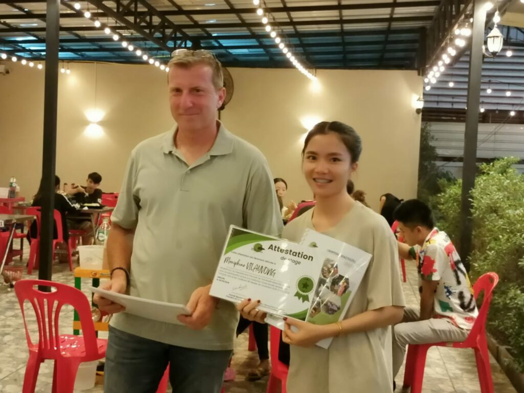 Remise d'attestation de stage traduction BD MEDR